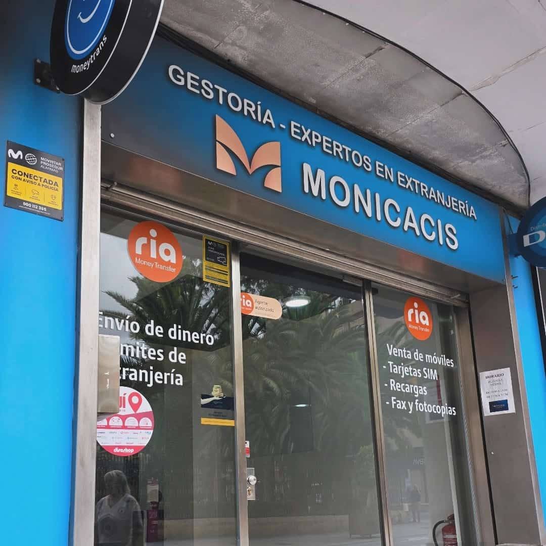 Fachada de Gestoría Monicacis en Lorca, Murcia, gestoría para autónomos, empresas y trámites de extranjería con atención online en toda España